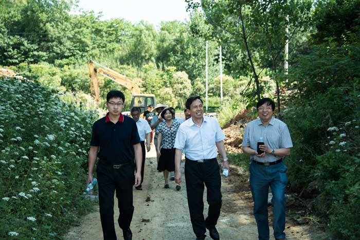 河南省衛(wèi)計委副主任、省中醫(yī)管理局局長張重剛同志蒞臨我院視察工作