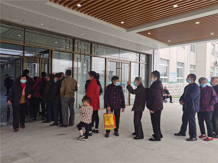 信陽(yáng)市中醫(yī)院城東辦事處社區(qū)衛(wèi)生服務(wù)中心開展老年人免費(fèi)體檢活動(dòng)